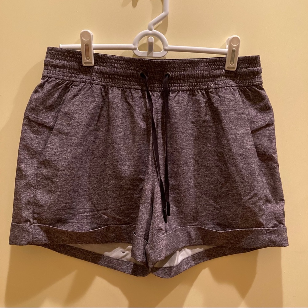 Lululemon Athletica Spring Breakaway Short - Picture 2 of 6
